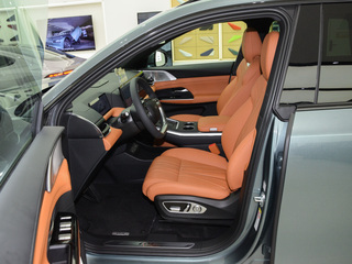 小鹏汽车G9图片