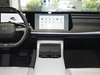 小鹏汽车P7图片