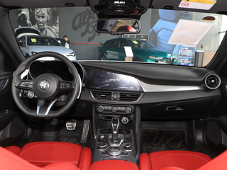 Giulia朱丽叶图片