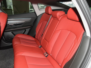 小鹏汽车P7图片