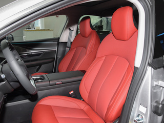 小鹏汽车P7图片