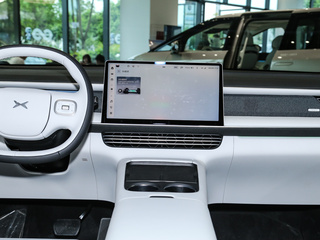 小鹏汽车G6图片