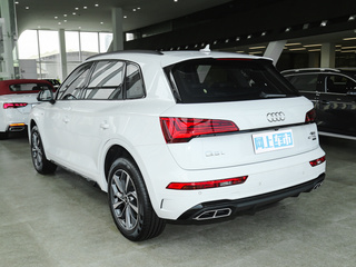 奥迪Q5L 40 TFSI 2025款 豪华动感型