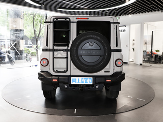 英力士掷弹兵图片