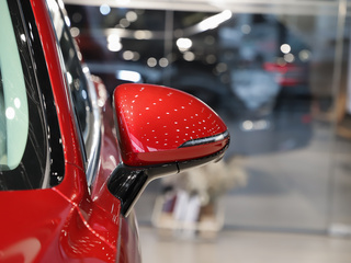 捷尼赛思GV70图片