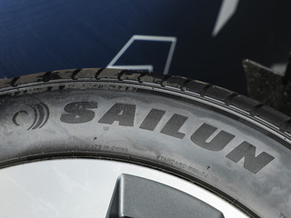 {睿藍(lán)8}圖片