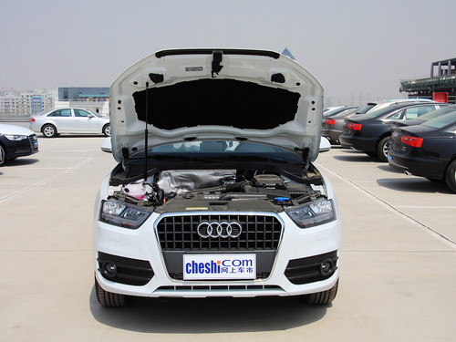 一汽奥迪  2.0T 车辆发动机舱整体