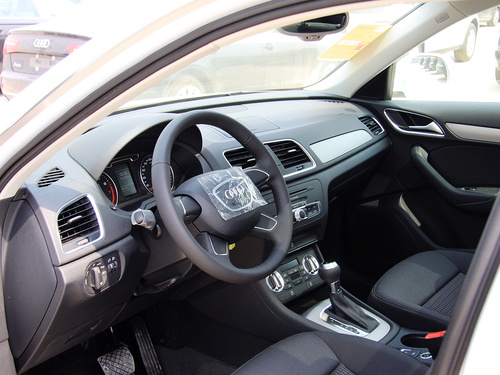 一汽奥迪  2.0T 中控台左侧