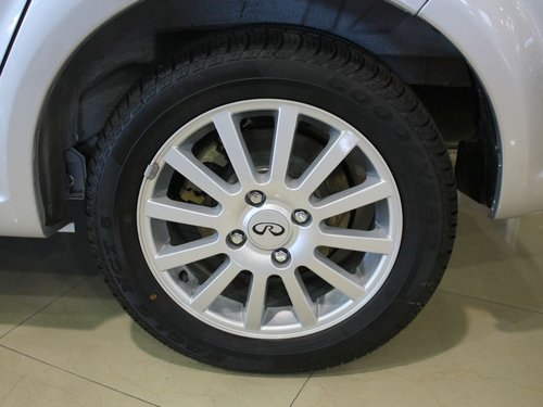 威麟  2.0 手动 后轮整体照片