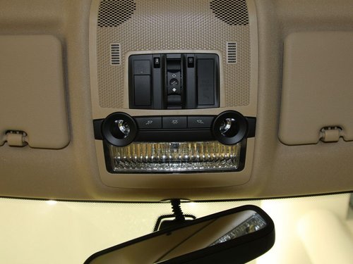 宝马(进口)  X5 xDrive35i 前排车顶中央特写