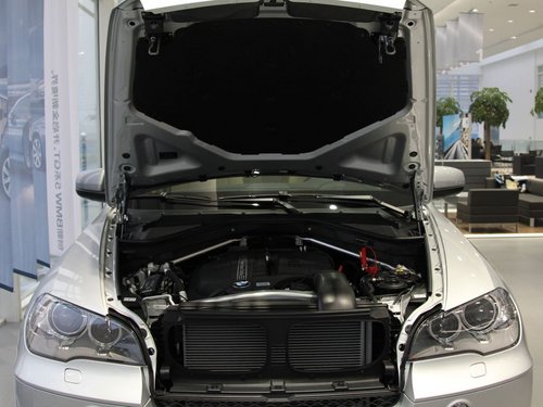 宝马(进口)  X5 xDrive35i 车辆发动机舱整体