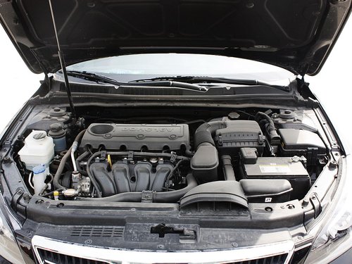 起亚(进口) 凯尊 2.4 AT 发动机局部特写