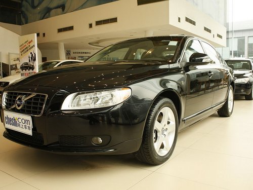 沃尔沃  S80L 2.0T DCT 车辆左前45度视角
