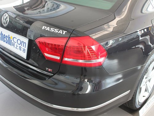 上海大众  新PASSAT 1.8TSI DSG 车辆右后大灯45度视角