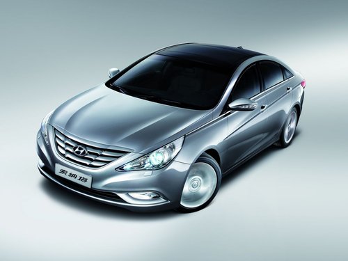 北京现代 第八代索纳塔 2.4 TOP AT