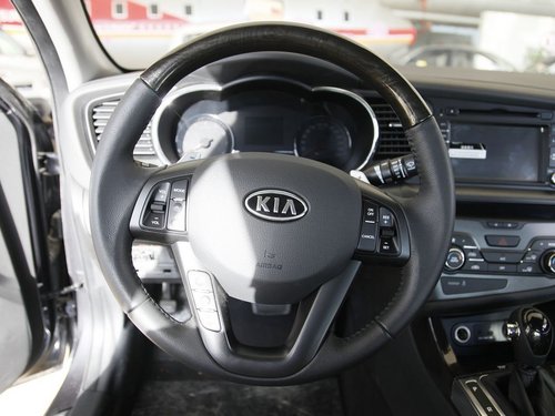 东风悦达起亚  起亚K5 2.0 AT 方向盘整体