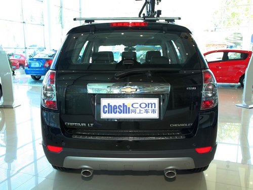 雪佛兰(进口)  科帕奇 2.4 AT 车辆正后方尾部视角