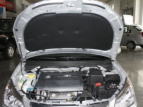 奇瑞  E5 1.5 MT 发动机局部特写