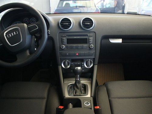 奥迪(进口) A3 Sportback 1.4T 中控仪表台总特写