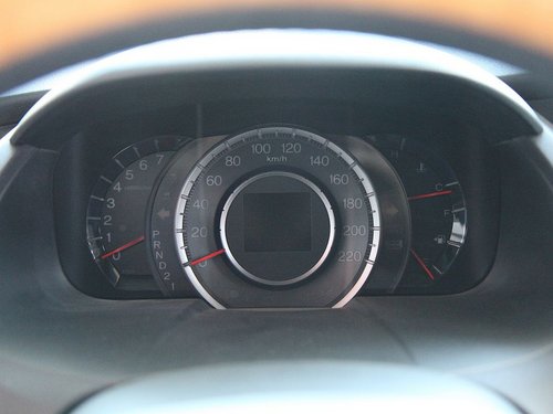 广汽本田 奥德赛 2.4 AT 方向盘后方仪表盘