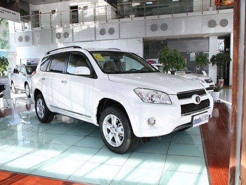 一汽丰田  RAV4 2.4 AT 车辆右侧45度角