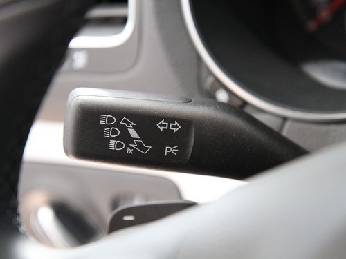 大众(进口)  Variant 1.4TSI DSG 方向盘左侧控制杆