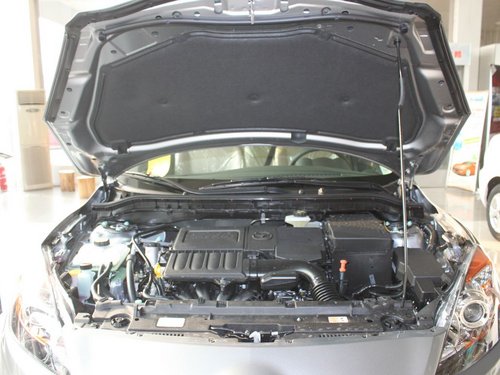 长安马自达  Mazda3星骋 1.6 AT 发动机局部特写