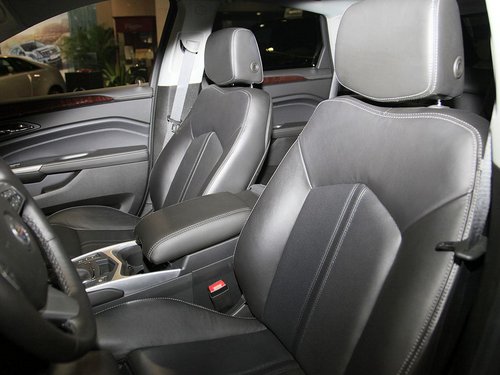 凯迪拉克(进口)  SRX 3.0 AT 驾驶席座椅前45度视图