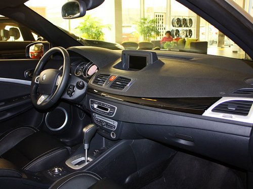 雷诺  梅甘娜CC 2.0 CVT 中控台右侧