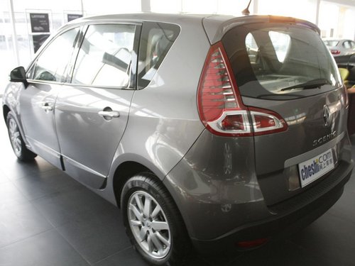 雷诺  风景 2.0 CVT 车辆左后45度视角