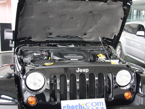 Jeep吉普  撒哈拉 3.6 AT 发动机局部特写