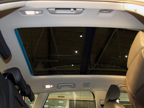 一汽奥迪 Q5 2.0TSI AT 第二排车顶上方