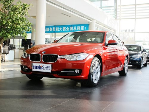 宝马(进口) 328i 2.0T AT 车辆左前45度视角