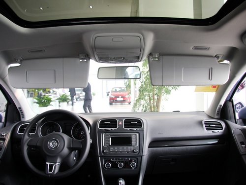 一汽-大众  1.4TSI DSG 前遮阳板打开
