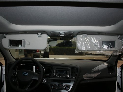 东风悦达起亚  K5 2.0L AT 前遮阳板打开