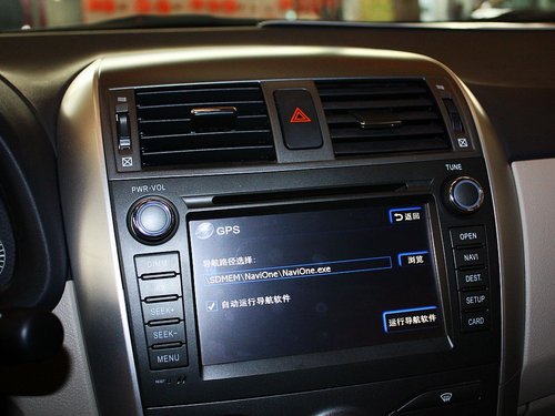 一汽丰田  卡罗拉 1.8 CVT 中控仪表台上方