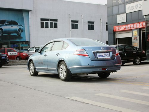 东风日产  天籁 2.5 CVT 车辆左后45度视角