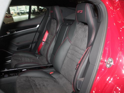 保时捷  panamera GTS 4.8AT 第二排座椅45度视角