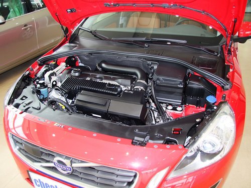 沃尔沃(进口)  V60 2.0T AT 车辆发动机舱整体