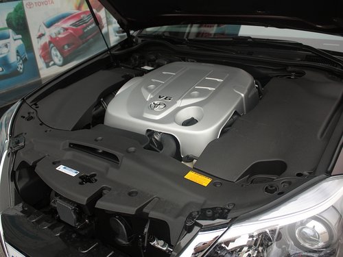 一汽丰田  3.0L 自动 发动机主体特写