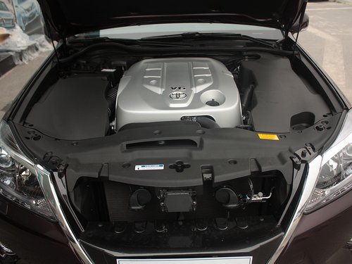一汽丰田  皇冠 V6 3.0 AT 发动机局部特写