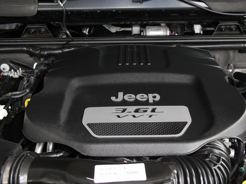Jeep吉普  Jeep牧马人 发动机主体特写