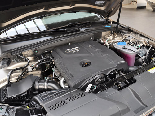 一汽奥迪  30TFSI 发动机主体特写