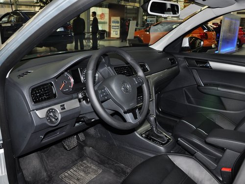 上海大众 朗逸 1.4TSI DSG 中控台左侧