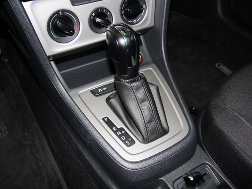 上海大众 朗逸 1.6L AT 挂档把手特写