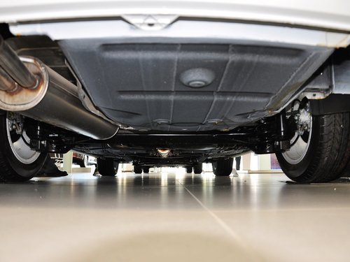 上海大众  1.6L 自动 后底部特写