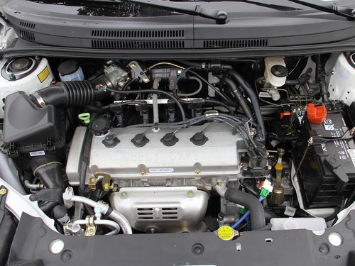 吉利英伦汽车  SC6 1.5 MT 发动机主体特写