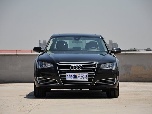 奥迪(进口) 2.0T 车头正面视角