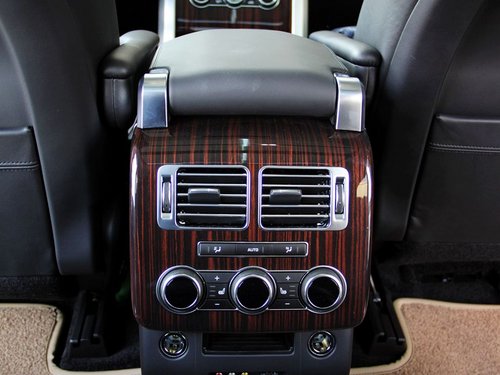 路虎  揽胜 5.0 V8 前排座椅中央后方整体