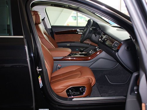 奥迪(进口)  奥迪A8 30FSI 副驾驶座椅正视图